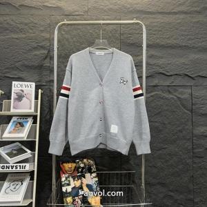 THOM BROWNE秋冬新作ワンちゃんリボンVネックカーディガンカーディガンコート！