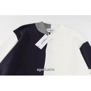 ブランド コピー世界が注目する 限定品が必須! 独特なコートTHOM BROWNE