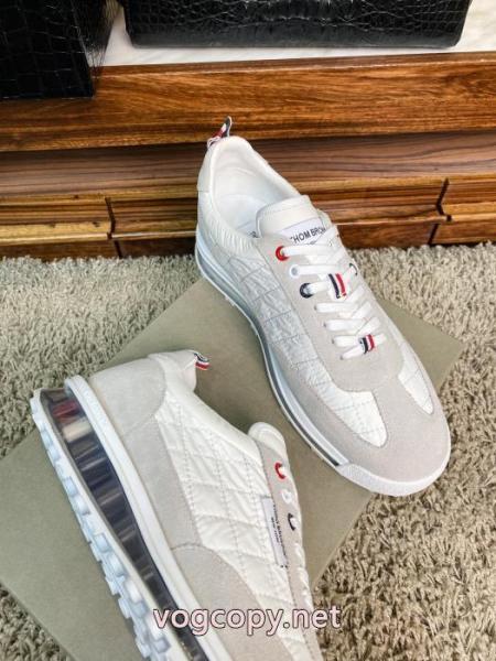 ブランド コピー 品スニーカーTHOM BROWNE大人気なレットショップ 2026年秋冬ファッションに最も 新価格で登場.. 5