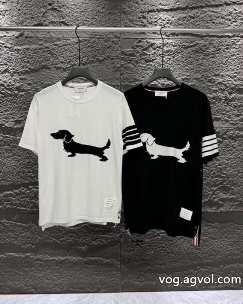 THOM BROWNEコピー 商品 ブランド最新作入荷 超人気美品 2026間違いないアイテム半袖Tシャツ 0