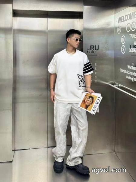 ブランド 偽物 通販Tシャツビックシルエット 今すぐ欲しい 2026即旬な装いにTHOM BROWNE. 2