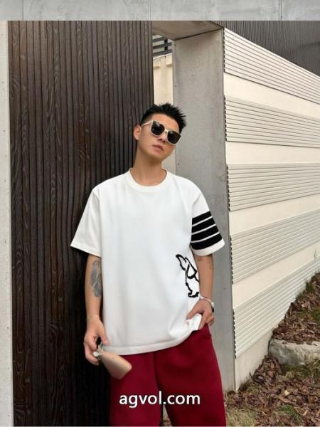 ブランド 偽物 通販Tシャツビックシルエット 今すぐ欲しい 2026即旬な装いにTHOM BROWNE. 5