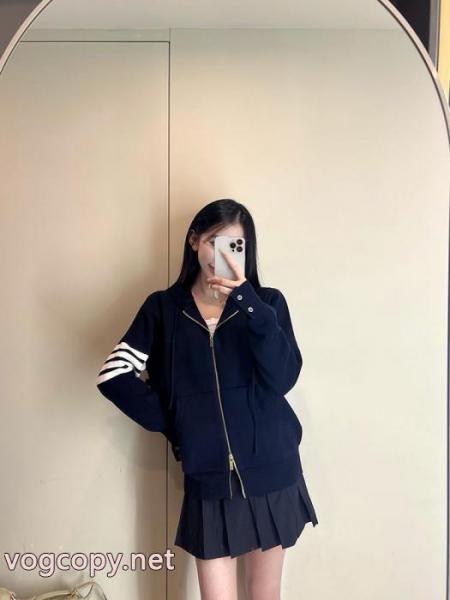 独創的なデザイン 26SS 異素材 ヴィンテージ感スーパー コピー 通販ジャケッTHOM BROWNE.. 6