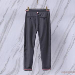 コピー ブランド 通販個性的なデザイン  NEW　新作  春夏らしい華やかブランド ジーンズTHOM BROWNE..
