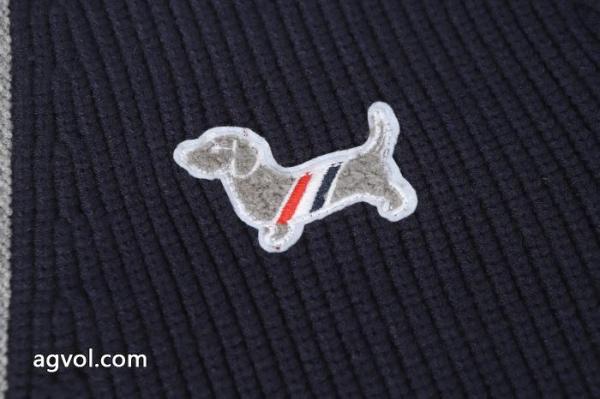 コピー ブランド 販売コートNewアイテム デザイン性抜群 必須アイテムTHOM BROWNE 2